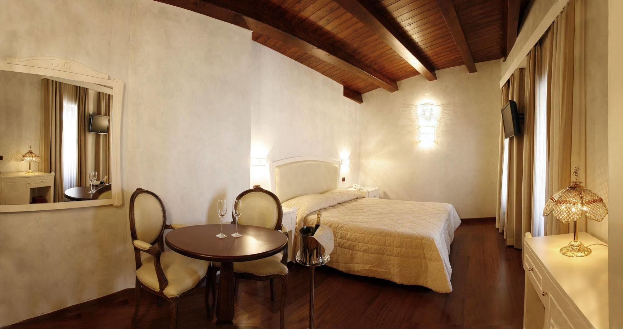 Hotel Rojan Sulmona Exteriér fotografie