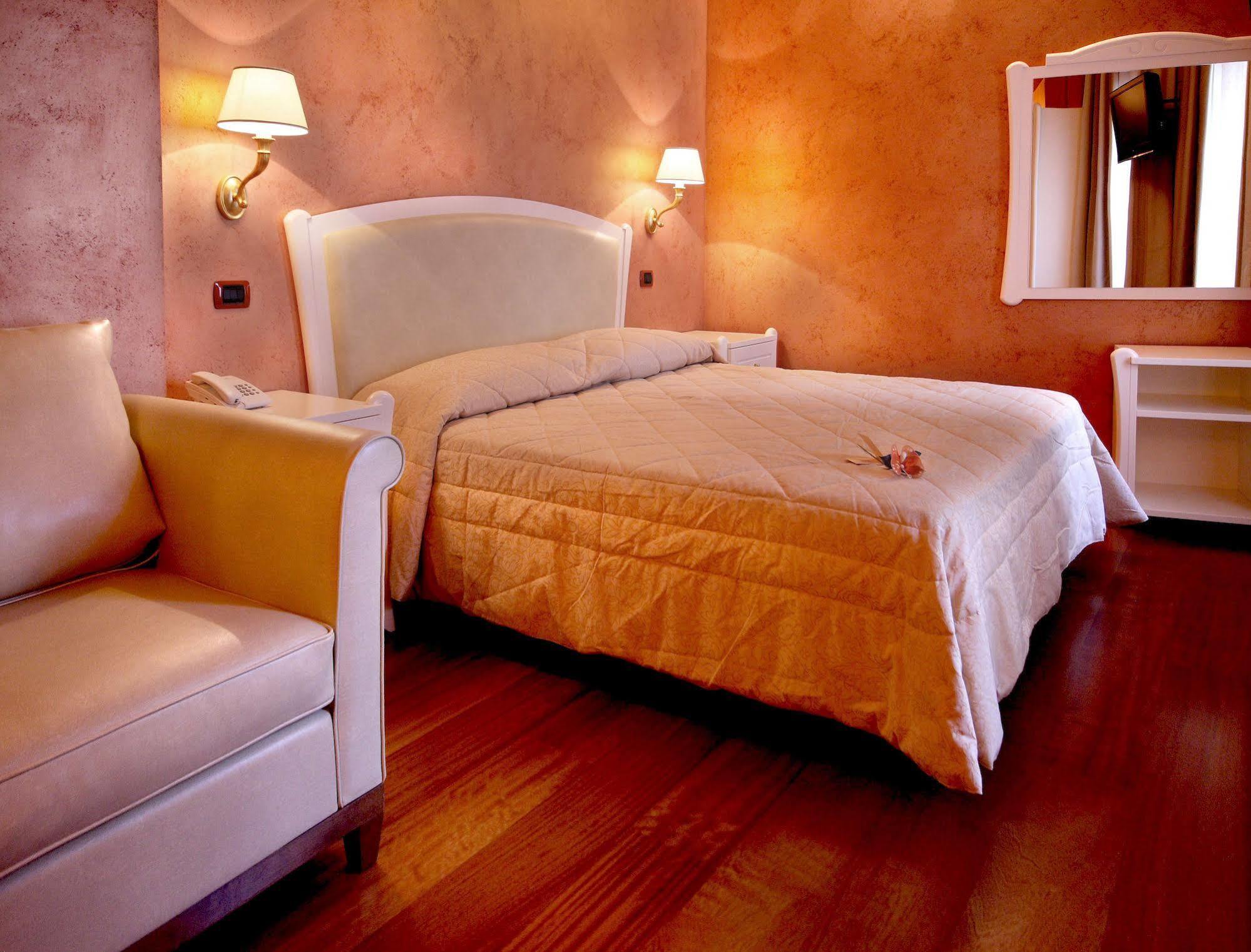 Hotel Rojan Sulmona Exteriér fotografie