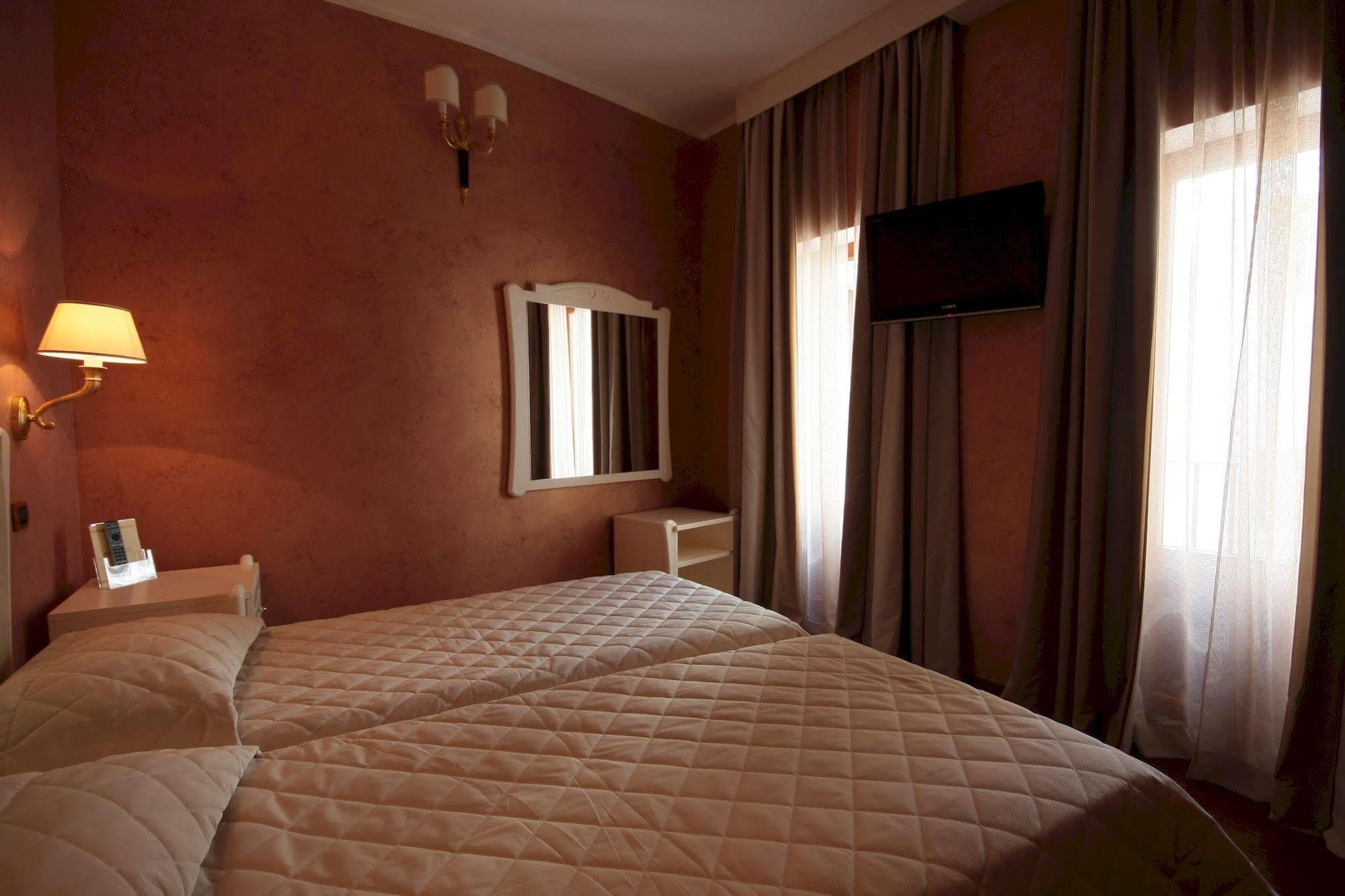 Hotel Rojan Sulmona Exteriér fotografie