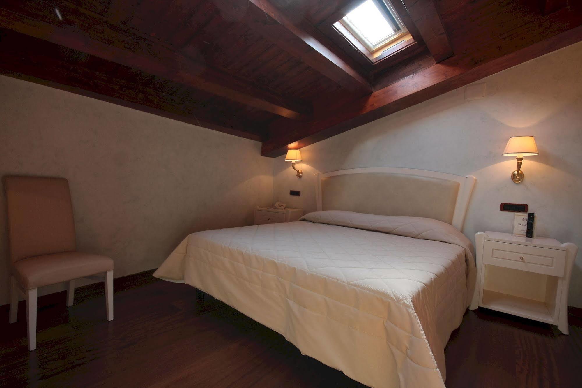Hotel Rojan Sulmona Exteriér fotografie