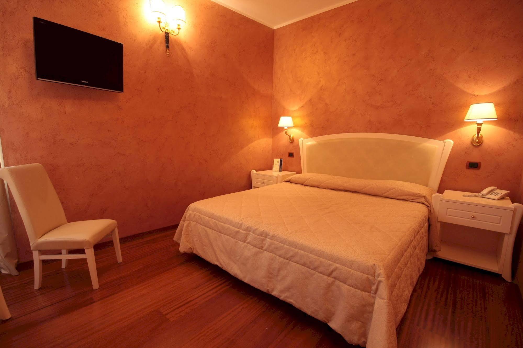 Hotel Rojan Sulmona Exteriér fotografie