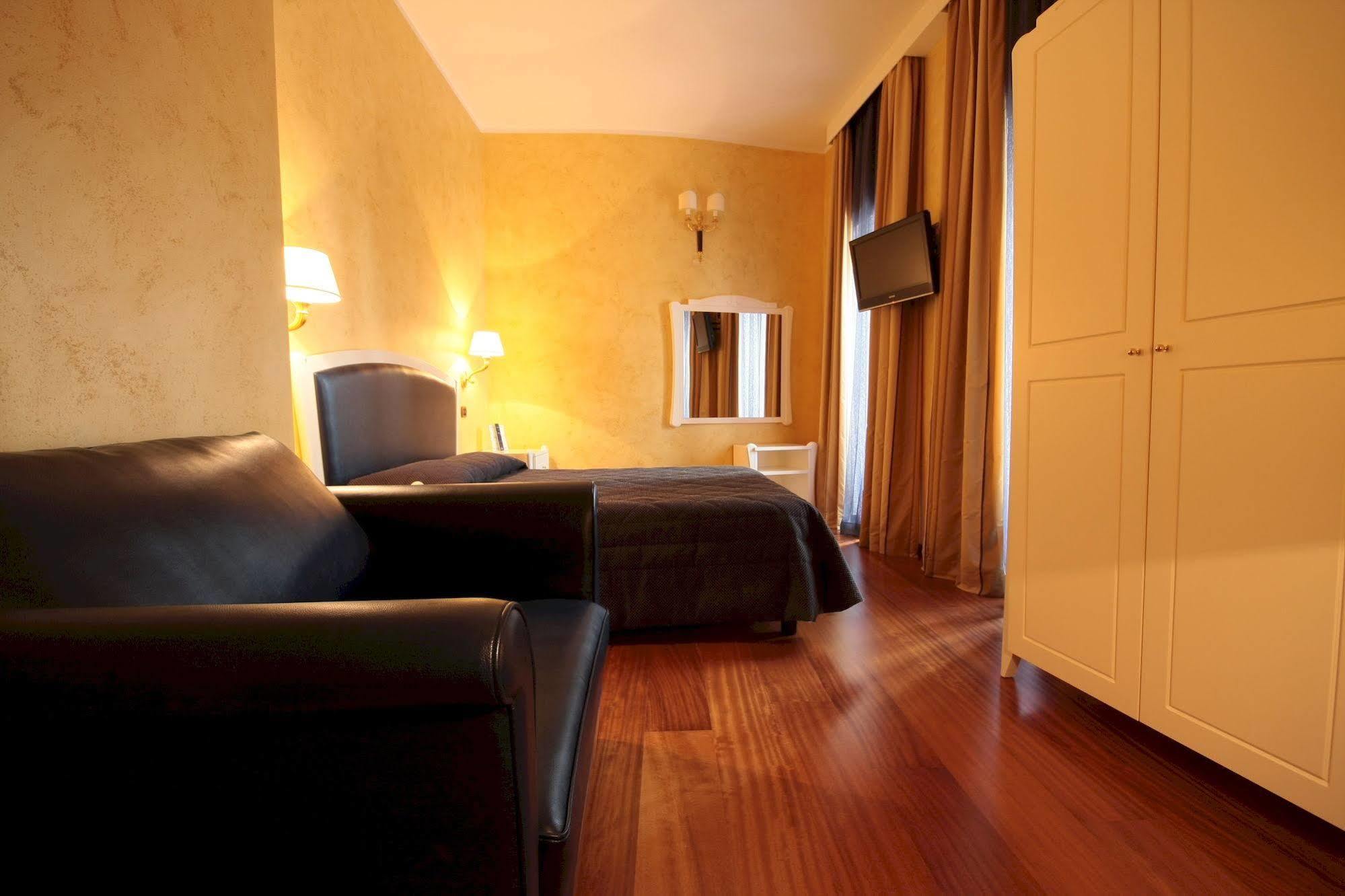 Hotel Rojan Sulmona Exteriér fotografie