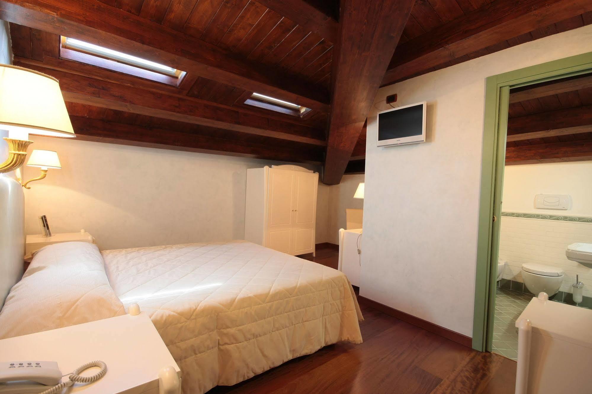 Hotel Rojan Sulmona Exteriér fotografie