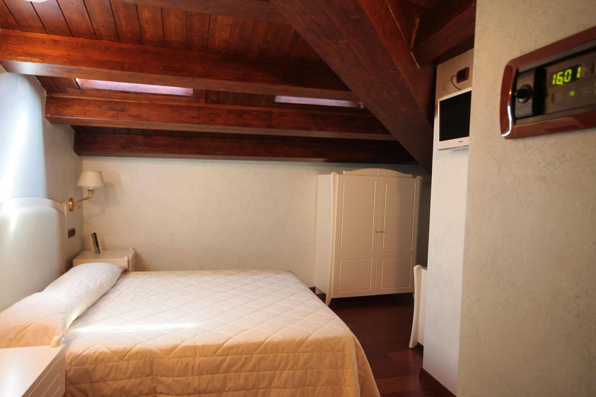 Hotel Rojan Sulmona Exteriér fotografie